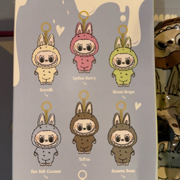 POP MART LABUBU MACARON ‘SOYMILK’ - Picture 5 of 9